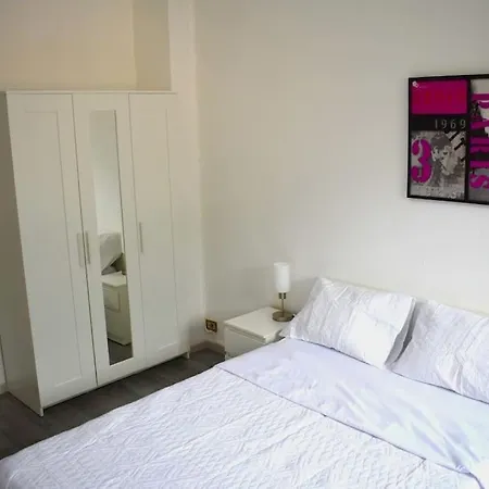 Luxury דירה לקו